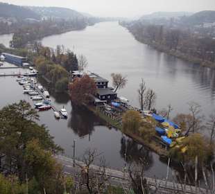 Река Влтава в ноябре