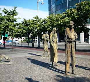 Famine statues