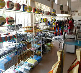 In der Moiz Boutique