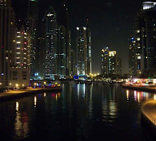 Dubai Marina bei Nacht