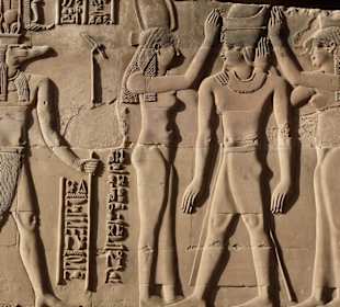 Dem Gott wird geopfert