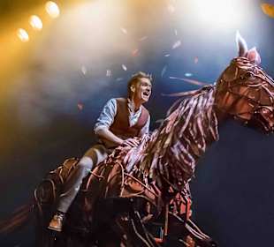 Theater Die Gefährten - Albert reitend