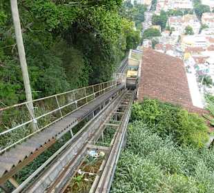 Schrägaufzug zur Favela