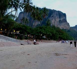 Aonang Strand am Abend