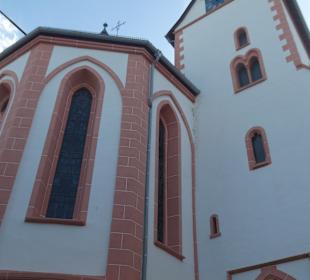 Am Marktplatz: die ev. Stiftskirche St. Goar
