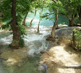 Der Fluss mit vielen kleinen Fällen