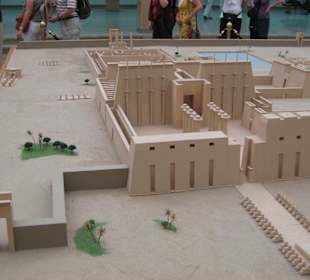 Modell des Karnak-Tempels