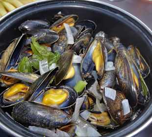 Blick in den Muscheltopf im L'Ecureuil