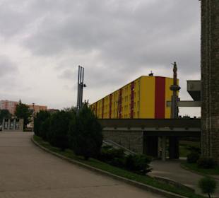 Plac przed kościołem