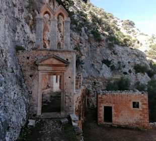 Ruinen des Kloster Katholiko