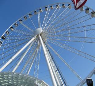 Riesenrad am Wasser