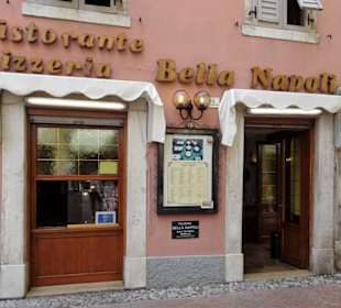 Außenansicht der Pizzeria Bella Napoli