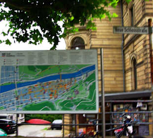 Beschreibung vom Schloss