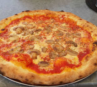 Pizza Funghi mit Dosenchampignons