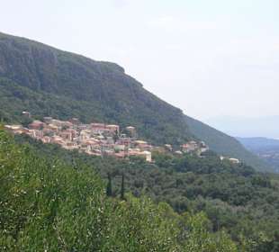 Blick auf das Dorf Lakones