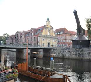 Hotel altes Kaufhaus im Hintergrund