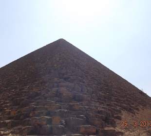 Rote Pyramide