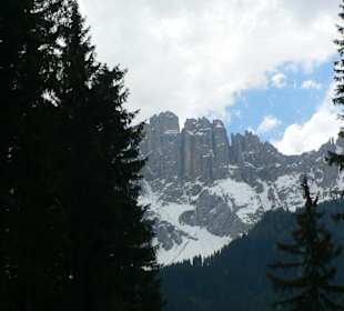 Latemar mit Schnee