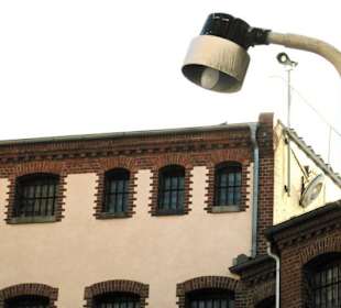 Hell beleuchtet, Tag und Nacht