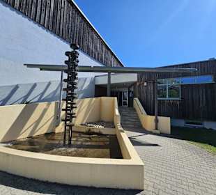 Eingang mit Kunst