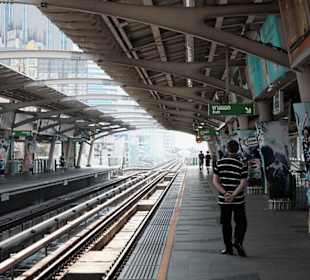 Nana Haltestelle Richtung On Nut