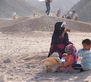 Beduinen in der Wüste