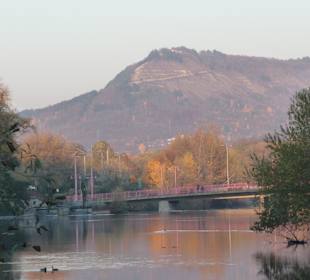 Der Jenzig, gesehen von der Saale