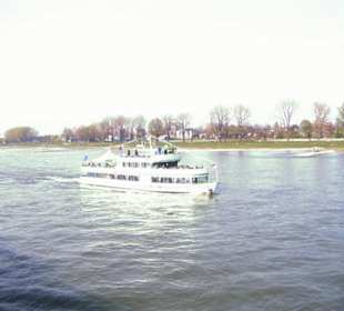 Rhein-Schifffahrt mit der Köln - Düsseldorfer