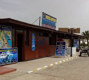 Undersea Adventures diving center in Desert Rose 
