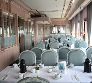 Innenausstattung des Cafes Über den Wolken