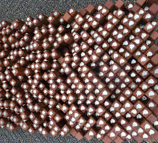 Symbole für die deportierten Menschen