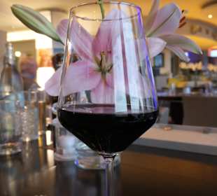 Wein zum Abendessen im Osmann30