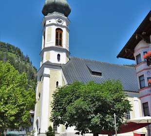 Außenansicht der Pfarrkirche St. Pankratius