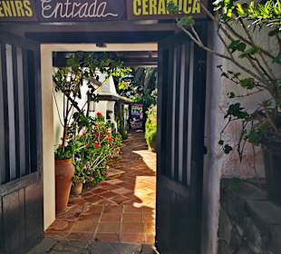 Souvenir und Keramik Shop