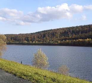 Nahegelegener Stausee