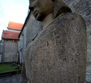 Skulpturen im Klostergarten