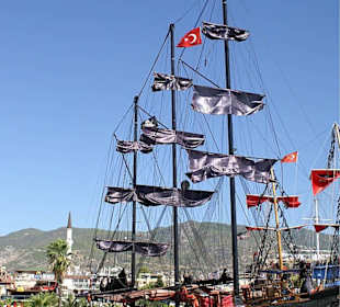 Eines der vielen Schiffe