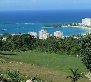 Blick auf die Bucht von Ocho Rios/Jamaika