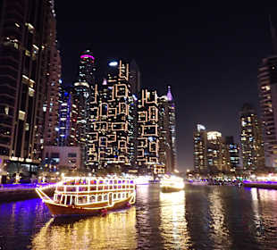 Skyline vom Wasser aus....