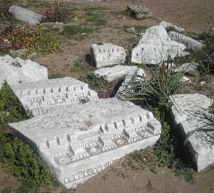 Alt-römische verzierte Steine