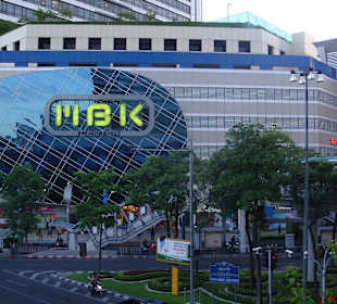 Einkaufszentrum in unmittelbarer Nähe zum Hotel The LIT Bang