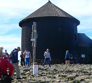 Kapliczka na szczycie Śnieżki