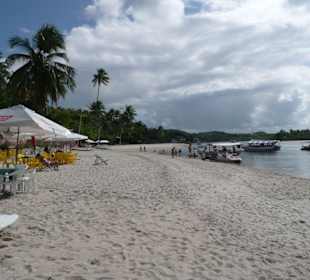 Strand vor dem Ort Boipeba