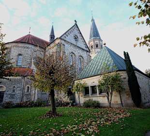 Außenansicht mit Sakristeianbau