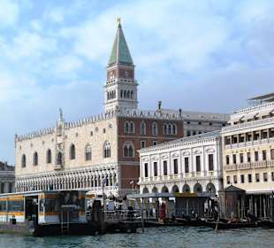 Eine Vaporetto-Fahrt von Lido bis Rialto