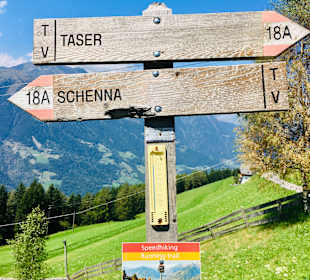 Wandern Dorf Tirol