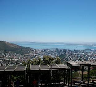 Bushaltestelle &Ticketkauf für die seilbahn