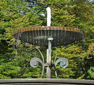 Ansichten des Marcus-Brunnen im Bürgerpark