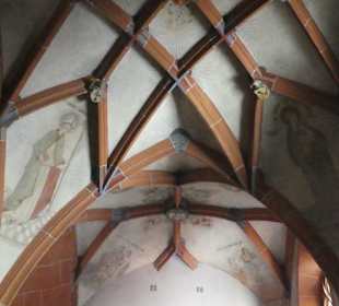 Am Marktplatz: die ev. Stiftskirche St. Goar