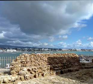 Man kann die ganze Küste von Paphos überblicken